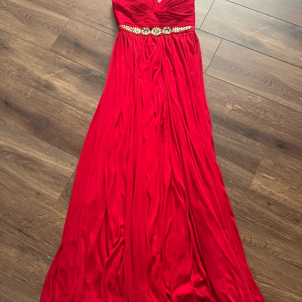 Red Adrianna Papell Gown size 6